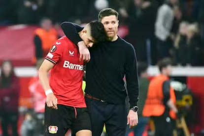 Piero Hincapié es uno de los jugadores con más confianza del técnico Xabi Alonso en Leverkusen