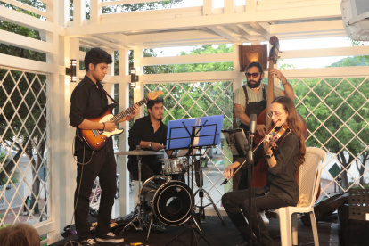 La presentación del Grupo de Jazz Trío+1 fue del agrado del público.