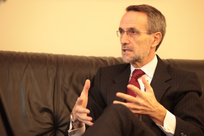 Roberto González estuvo en el Pacífico como parte de la administración española que lo rescató luego de la crisis financiera del 99, y que lo ubicó como el segundo en importancia.