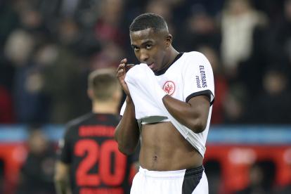 William Pacho sigue siendo estelar en Einthracht Frankfurt