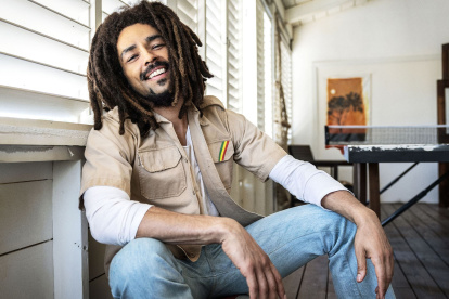 Kingsley Ben- Adir como Bob Marley.