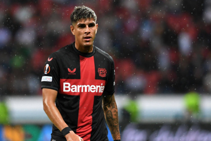 Piero Hincapié es uno de los defensores de confianza del técnico Xabi Alonso