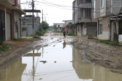 Durán. Muchos sectores del cantón, como la cooperativa 5 de Junio, están anegados por las lluvias.