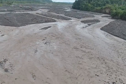 Los lahares del volcán Sangay provocaron el represamiento del río Upano, en Morona Santiago.