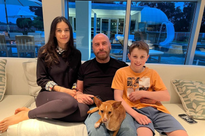 El actor junto a sus dos hijos en la celebración del pasado Día del Padre.