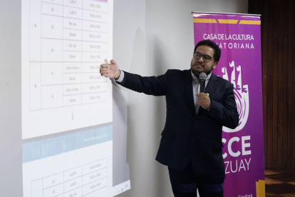 Autoridades explicaron los requisitos para la convocatoria cultural.