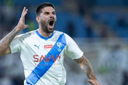 Mitrovic continúa en buena racha goleadora con Al-Hilal