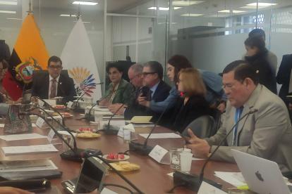 La canciller, Gabriela Sommerfeld, habló sobre el material bélico de Rusia, que Ecuador dijo que dará a EE.UU.