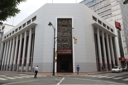 En el edificio, ubicado en Pichincha y Aguirre, funciona actualmente la Biblioteca de las Artes.