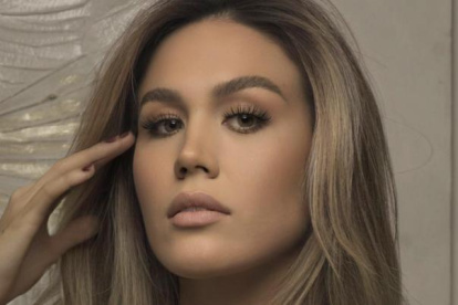 Ylinka se produce a sí misma con piezas únicas, ricas en detalles.