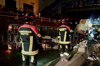 Los bomberos han solicitado a la ciudadanía manejar con precaución.
