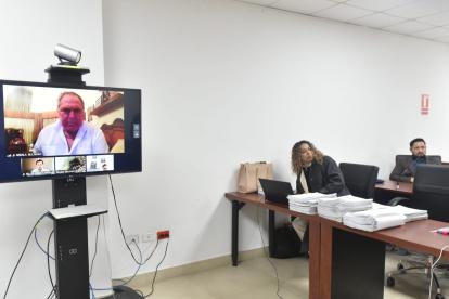 El expresidente Abdalá Bucaram se conectó a la audiencia vía telemática