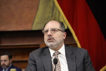 Henry Kronfle habló este 20 de febrero de 2024 sobre el tratamiento de las reformas al COIP en la Asamblea.