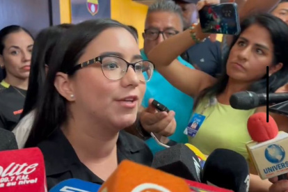 Blanca Lopéz Vicealcaldesa en el estadio Monumental