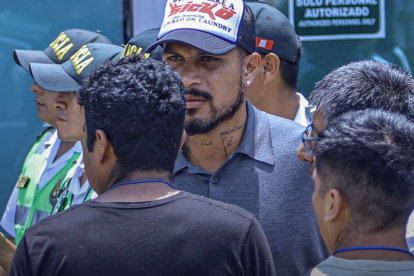 El delantero Paolo Guerrero llegó a Lima procedente de Río de Janeiro.