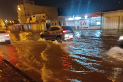 Varios sectores en Guayaquil se inundaron por las lluvias registradas.