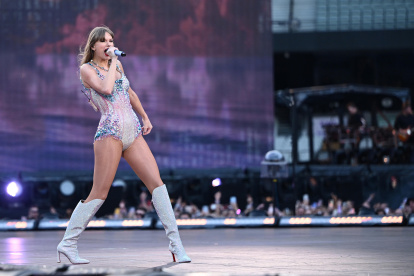Miles de personas asisten a los conciertos de Taylor Swift durante su gira The Eras Tour