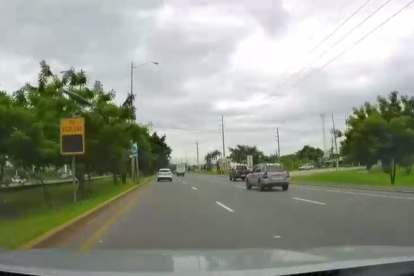 Via a la costa. El denunciante asegura que el radar estaba apagado cuando  pasó por ahí