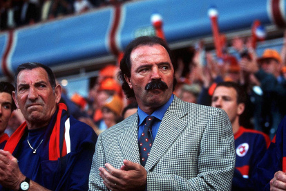 UNITED KINGDOM - JUNE 13:  EURO 1996 SUI - NED 0:2 Birmingham; Trainer Artur JORGE - Schweiz  (Photo by Lutz Bongarts/Bongarts/Getty Images)