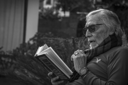 El teatro ecuatoriano está de luno por Jaime Bonelli.