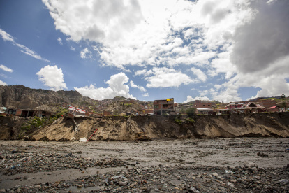 Una zona afectada por la crecida del río Irpavi este jueves 22 de febrero de 2024, en La Paz (Bolivia).