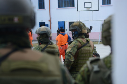 EXPRESO AL INTERIROR DE LA CÁRCEL DE COTOPAXI