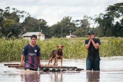 Las autoridades de Balzar estiman que el 30 % de su territorio está bajo el agua entre barrios y recintos como Salamina.