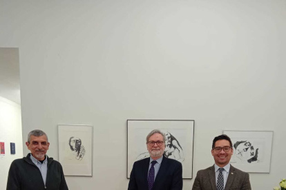 Visita. A la galería acudió el embajador de Ecuador en los Países Bajos.