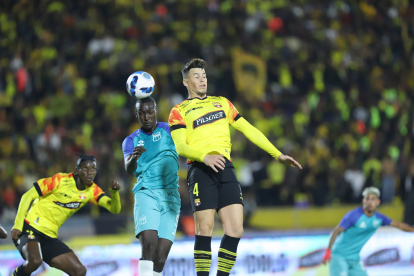 Noche Amarilla en Quito Barcelona presento su plantilla 2024 en el estadio Olímpico Atahualpa para apoyar al idolo del Ecuador.