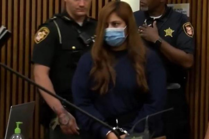 La ecuatoriana Kristel Candelario es acusada de abandonar a su hija que murió por deshidratación en Cleveland, Estados Unidos.