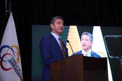 Fausto Murillo es señalado por arrogación de funciones, así como responsable en el deterioro del sistema de justicia.