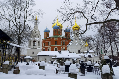 En la imagen, cementerio del Monasterio Donskói de Moscú.
