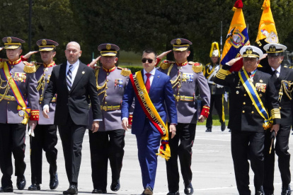 Presidente Noboa recibió el bastón de mando en la ceremonia de conmemoración.