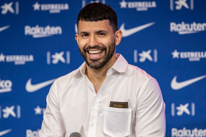 El exfutbolista Sergio "Kun" Agüero se retiró del fútbol debido a problemas cardiacos