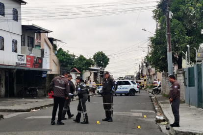 En el sitio del hecho se recabó siete indicios balísticos.