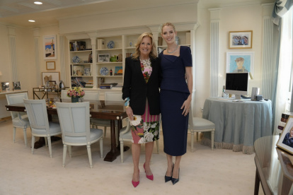 Lavinia Valbonesi posó junto con Jill Biden, en la Casa Blanca.