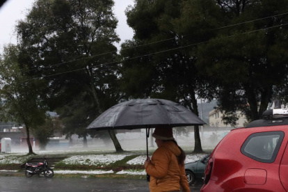 El granizo y fuerte lluvia que se registraron en el valle de Los Chillos y el sur de Quito podrían repetirse, según el Inamhi.