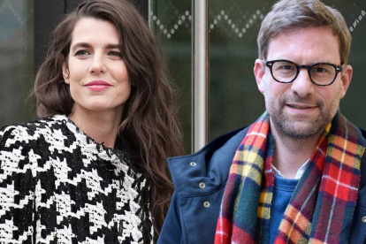 Carlos con su nueva pareja.