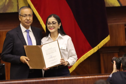 Benavides fue posesionado por la presidenta encargada de la Asamblea Nacional.