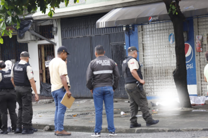 Personal policial realizó el levantamiento del cadáver.