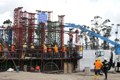 La construcción de la planta de agua potable continúa en San Juan de Calderón.