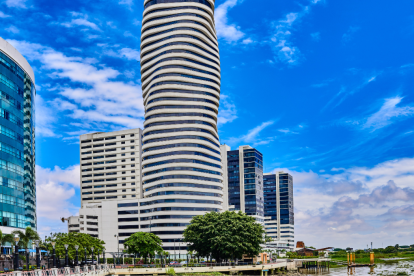 Guayaquil es una de las ciudades donde rige el toque de queda.