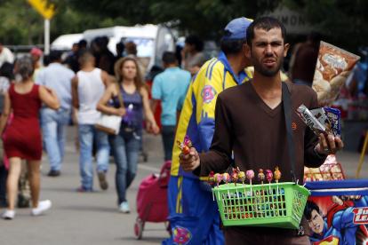Labor.- El comercio informal en las calles de Colombia.