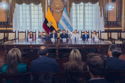 Hecho. El alcalde mantuvo una reunión con representantes de turismo.