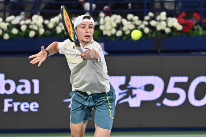 EL tenista fracés, Humbert venció a Medvedev y va por el título ante Bublik