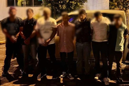 Siete personas de nacionalidad ecuatoriana fueron aprehendidas por tenencia y porte de armas ilegal.