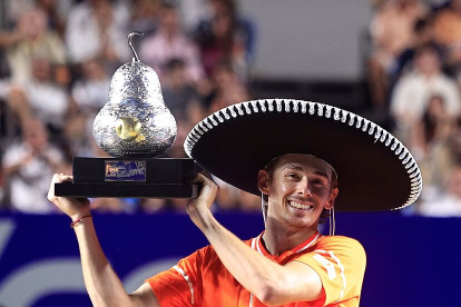 El tenista De Miñaur conquista el Abierto de Acapulco, el segundo consecutivo