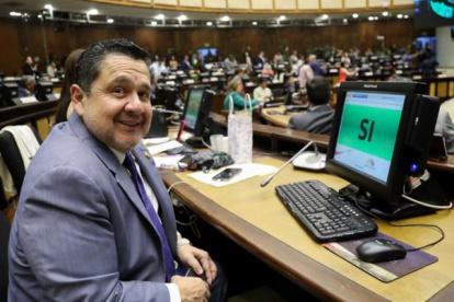 El exasambleísta socialcristiano Pablo Muentes fue detenido en estos allanamientos.