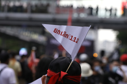 Una protesta contra la ley de lesa majestad en Bangkok