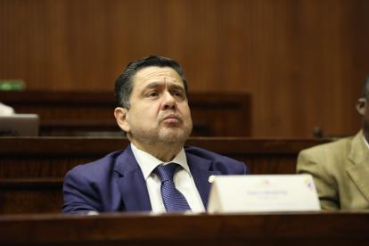 Muentes fue legislador del Partido Social Cristiano (PSC) en la Legislatura 2021 - 2023.